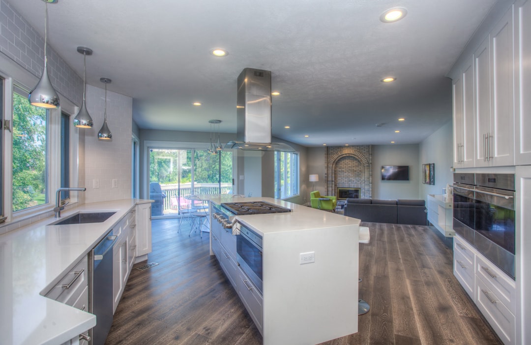 white-wooden-kitchen-cabinet-kfktt3jjhho